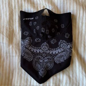 Velcro ski/snowboard mask